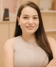 Dra. Lara Néia